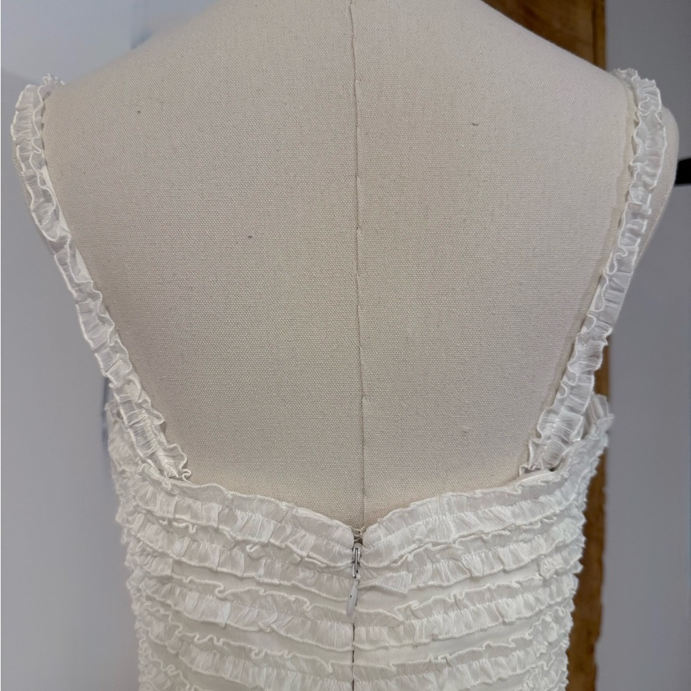 Elegant White Wedding Dress by San Patrick - Picture 4 of 11